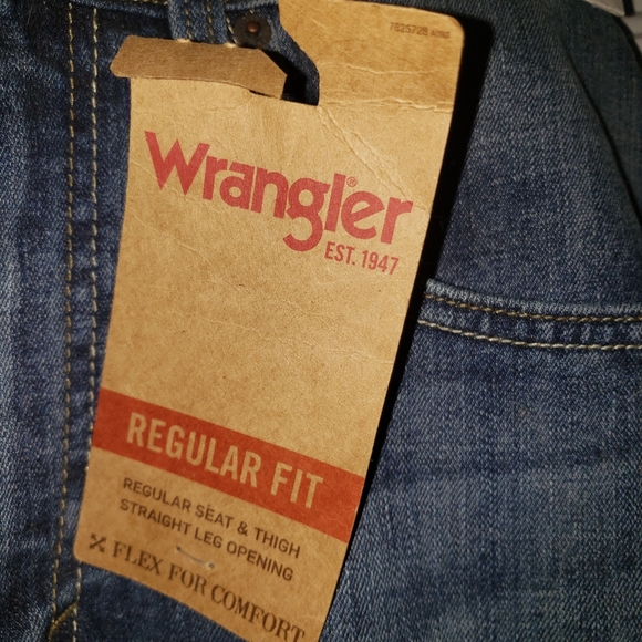 Wrangler Jeans, Regular Fit, 33x30 - Picture 2 of 4